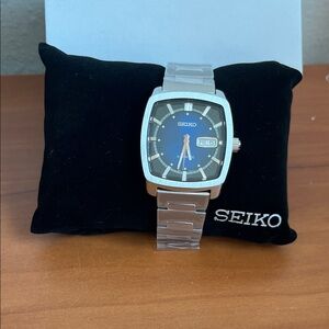 Seiko Silver and Black Men's Watch